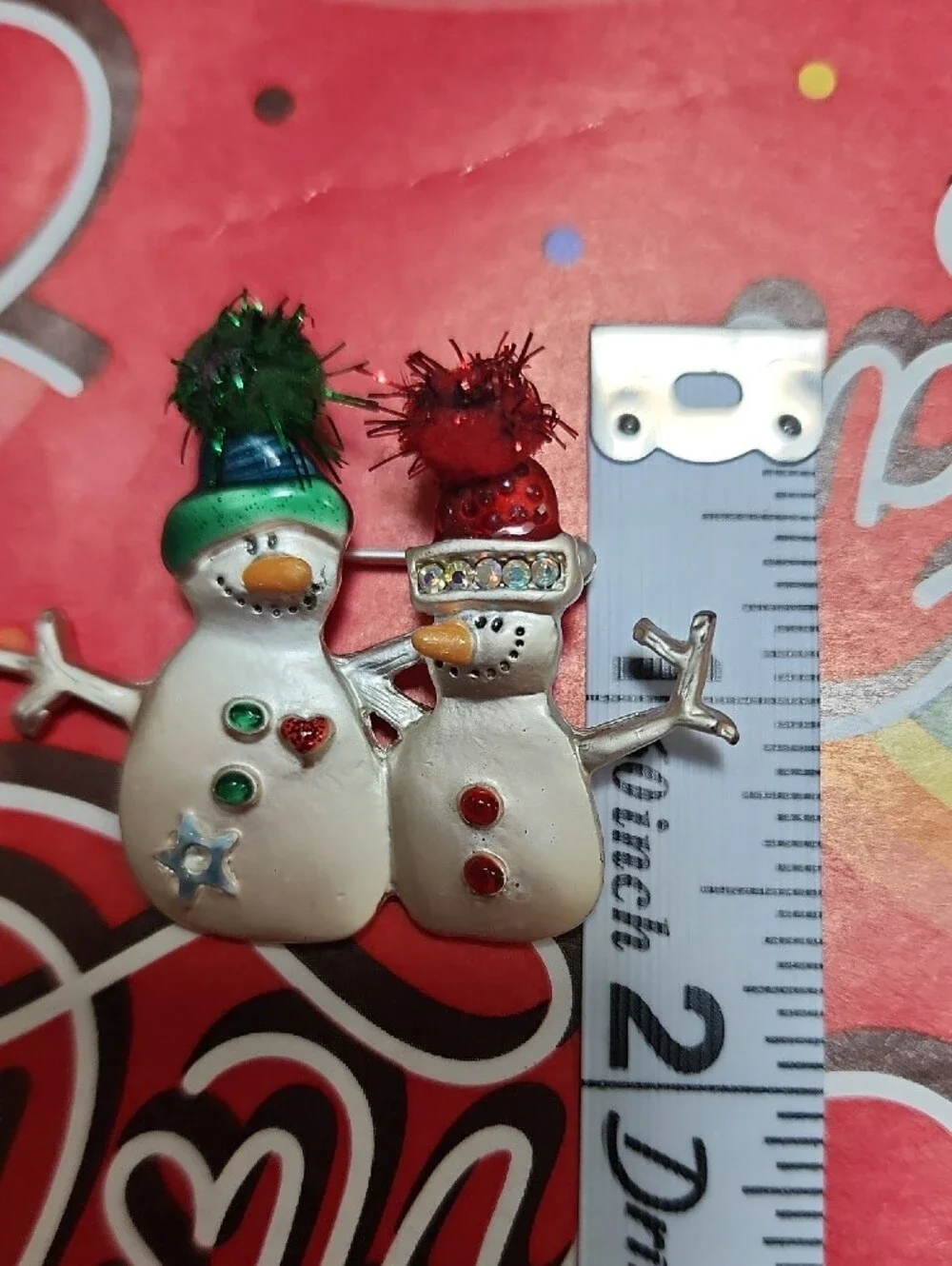 AJMC Festive Snowman Couple Pin Brooch - White, Red, Green